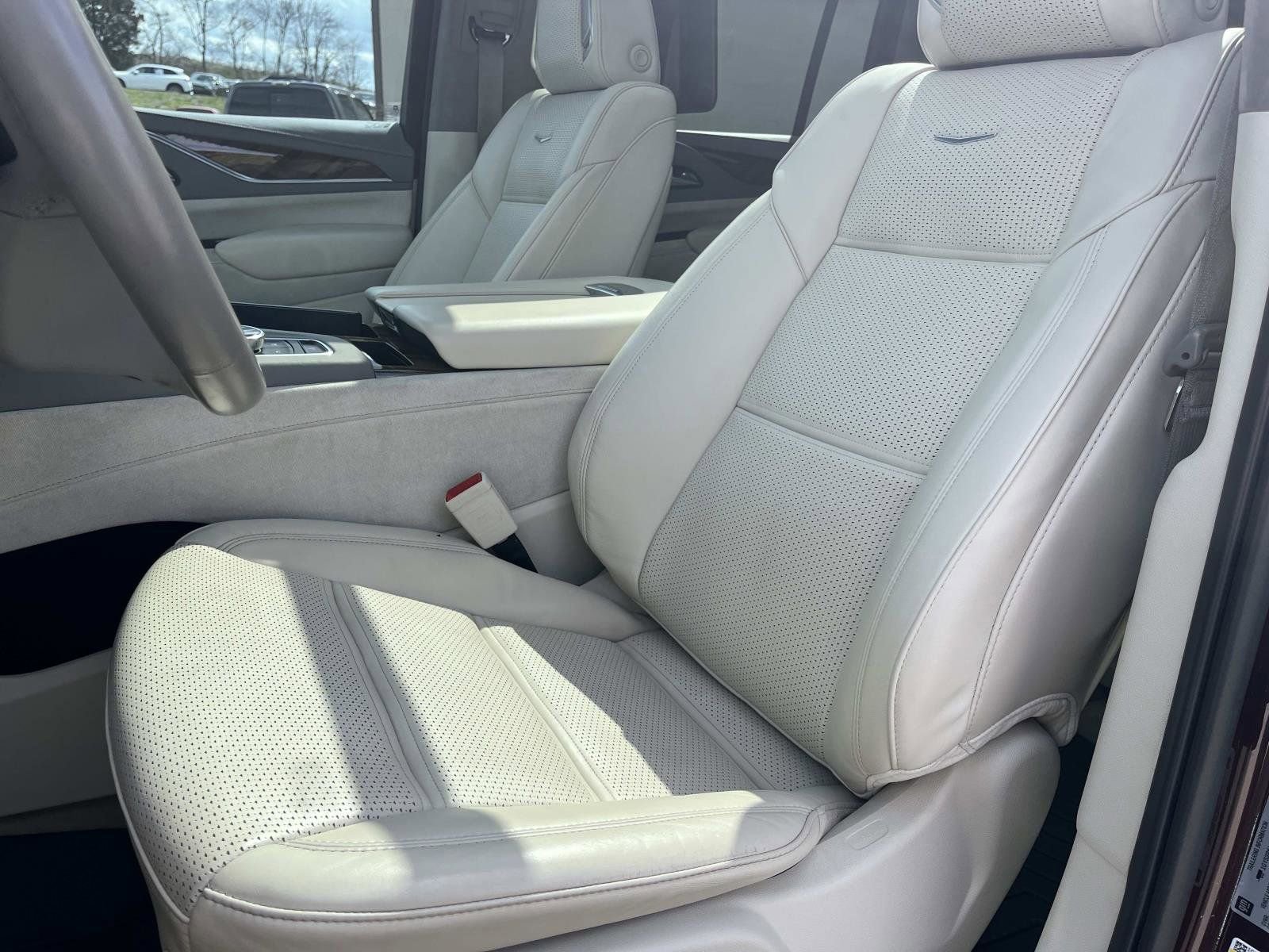 Used 2022 Cadillac Escalade ESV Sport Platinum image 27