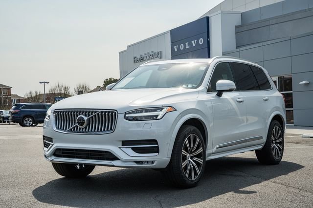 Used 2023 Volvo XC90 B6 Plus w/ Protection Package image 3