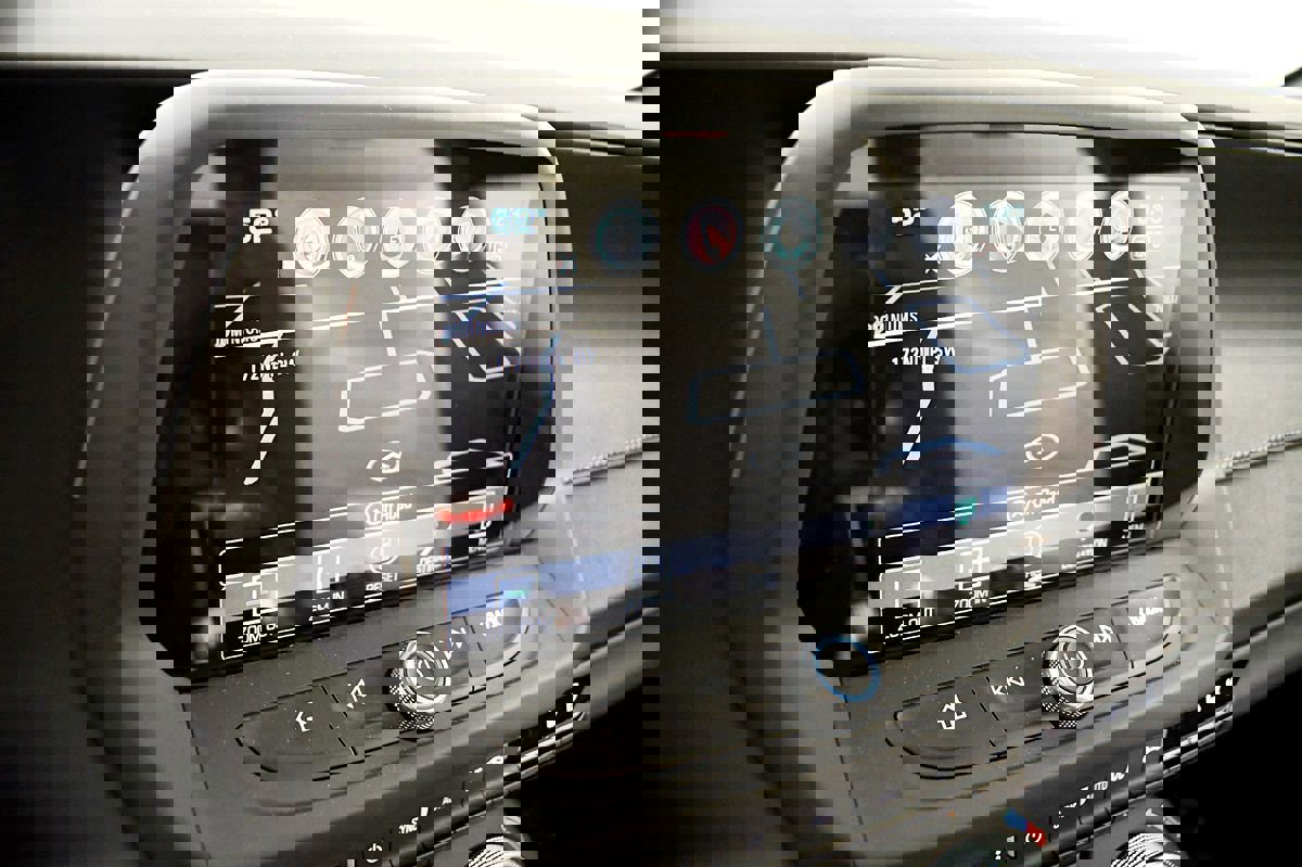 Used 2017 Chevrolet Camaro SS w/ LPO, Ground Effects Package image 29