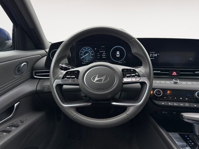 Used 2025 Hyundai Elantra SEL FWD image 12