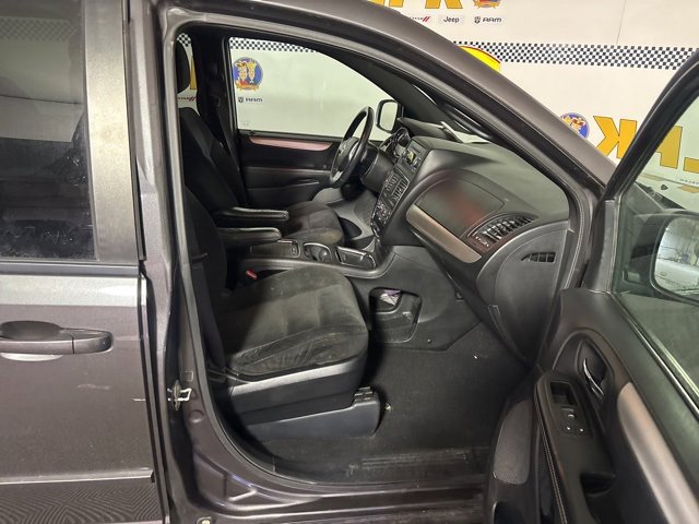 Used 2015 Dodge Grand Caravan SXT w/ Blacktop Package image 19