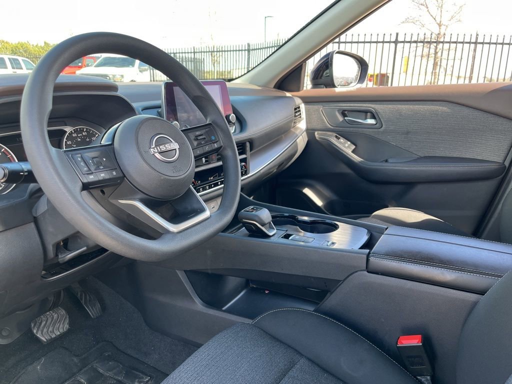 Used 2023 Nissan Rogue SV image 18