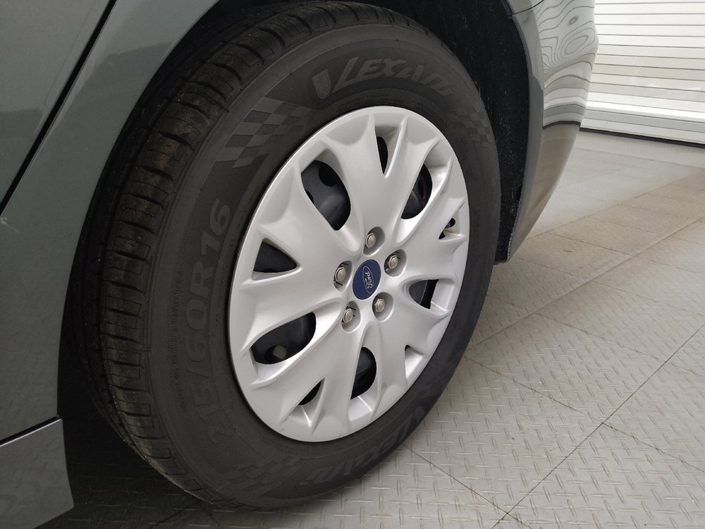 Used 2019 Ford Fusion S FWD image 31