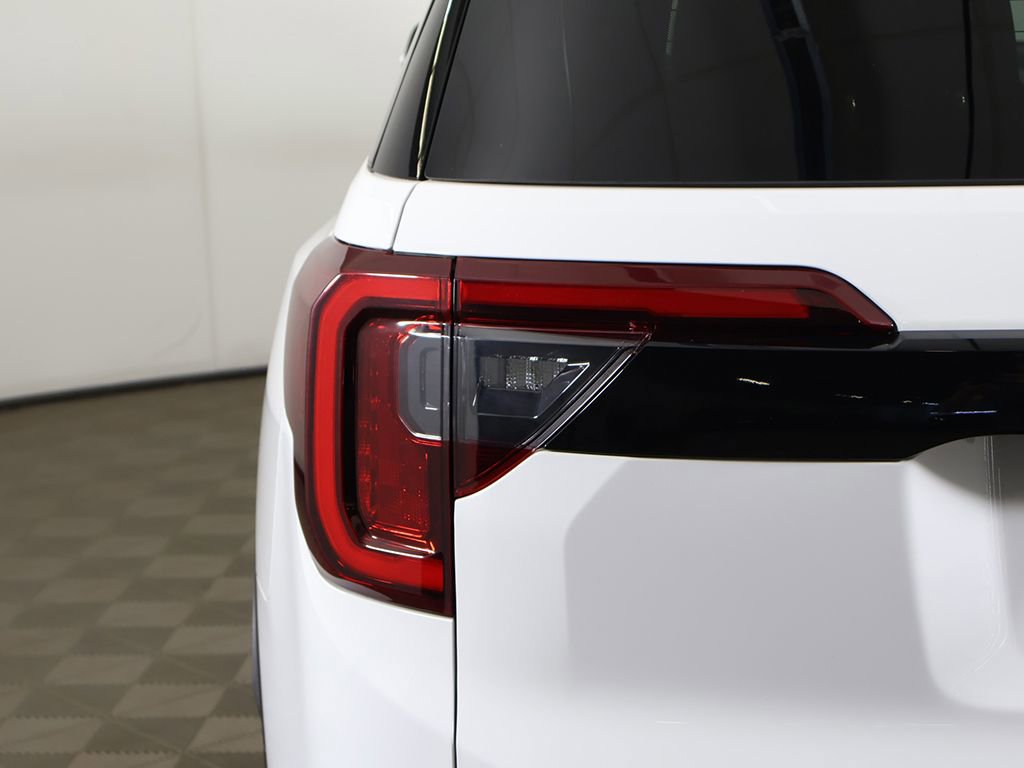 Used 2023 GMC Acadia SLE w/ Driver Convenience Package image 17
