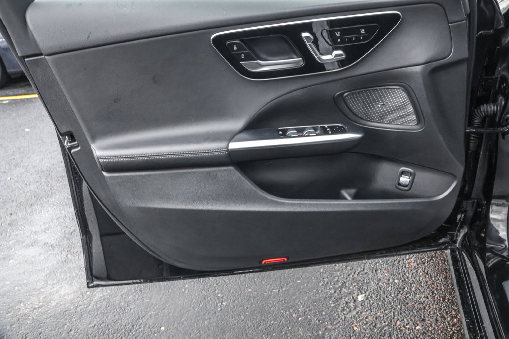 Used 2025 Mercedes-Benz C 300 4MATIC Sedan image 26