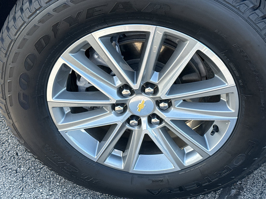 Used 2023 Chevrolet Traverse LT w/ LPO, Floor Liner Package image 10