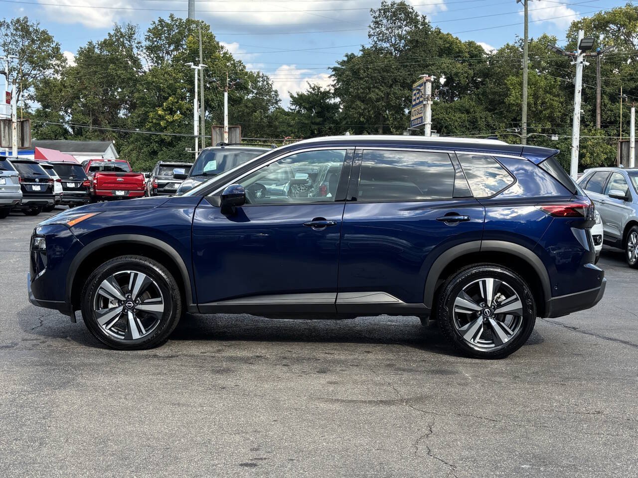 Used 2026 Nissan Rogue SL AWD/4WD image 5