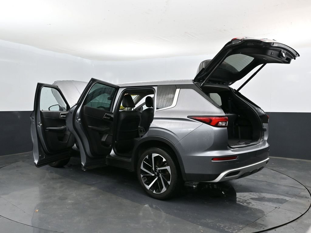 Used 2022 Mitsubishi Outlander SE image 58
