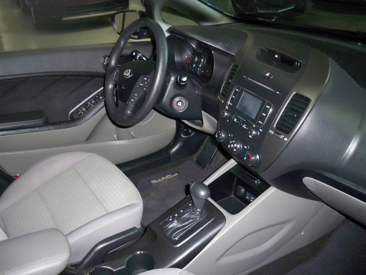 Used 2016 Kia Forte LX w/ LX Popular Package image 8