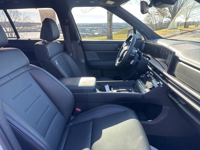Used 2025 Hyundai Santa Fe Calligraphy image 11