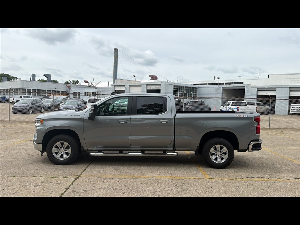 Used 2023 Chevrolet Silverado 1500 LT w/ Protection Package AWD/4WD image 3