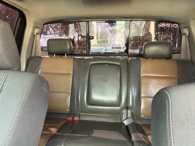 Used 2004 Nissan Titan LE w/ (Tow) Big Tow Pkg AWD/4WD image 14