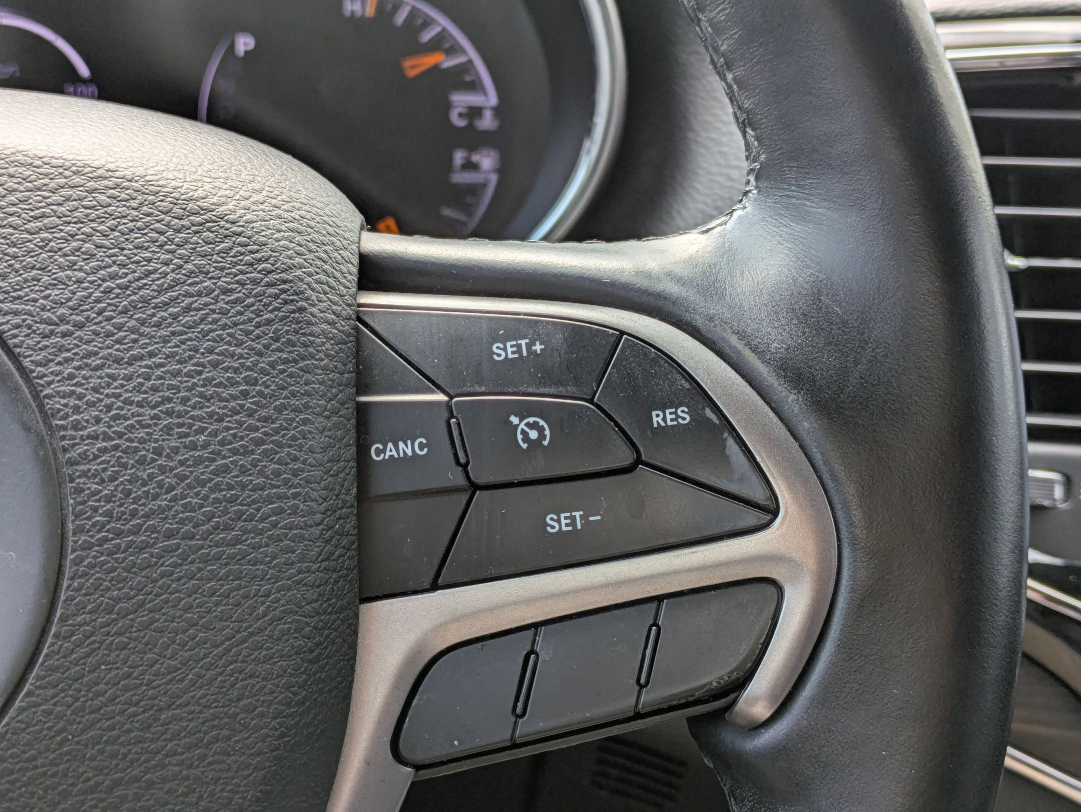 Used 2019 Jeep Grand Cherokee Limited image 21