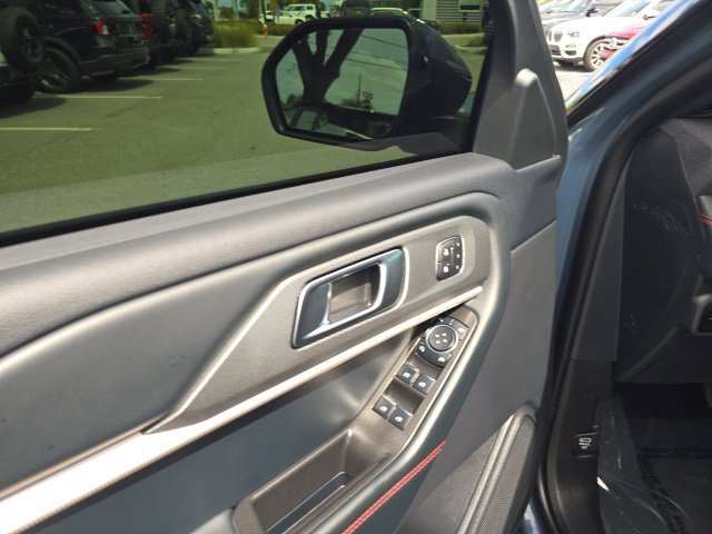 Used 2026 Ford Explorer ST RWD image 15