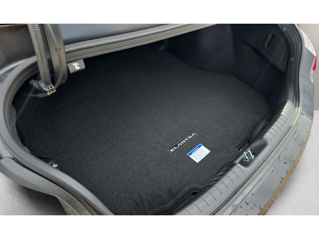 New 2026 Hyundai Elantra SEL Sport Premium FWD image 9