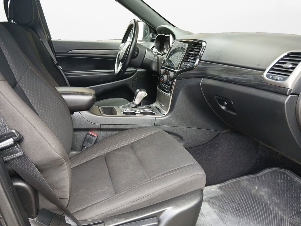 Used 2022 Jeep Grand Cherokee Laredo E w/ Security & Convenience Group AWD/4WD image 24