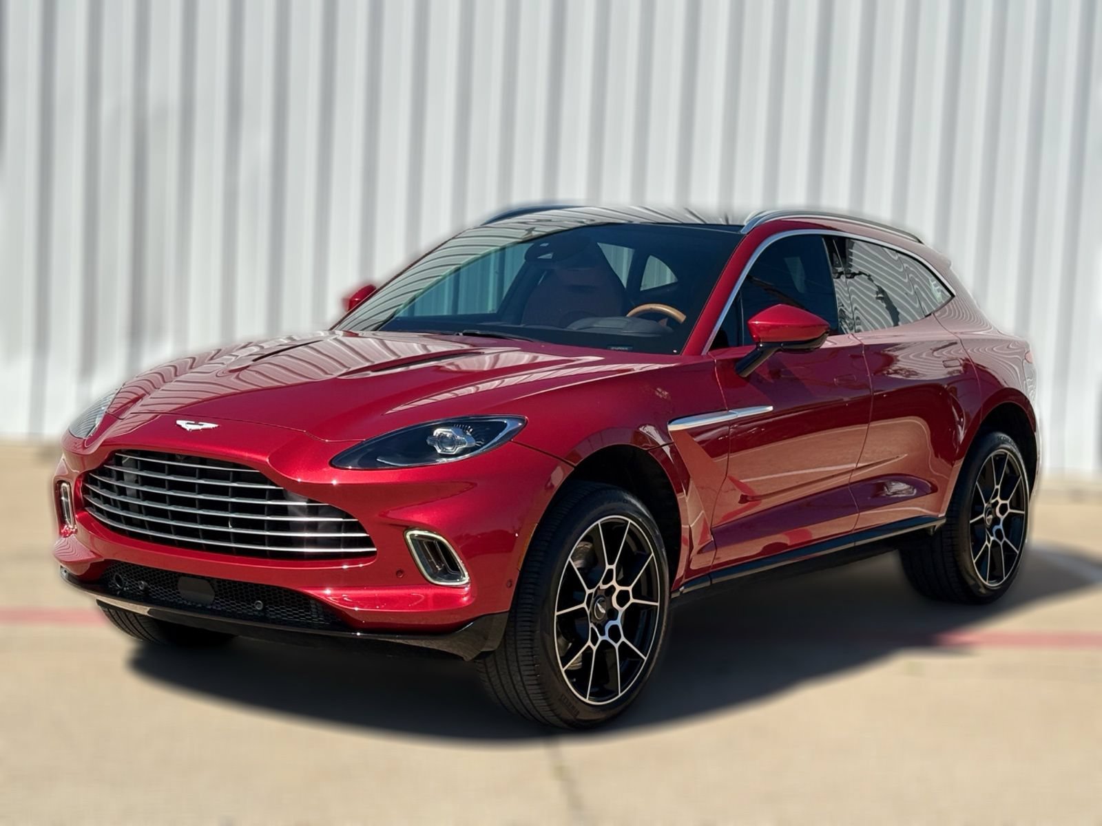 Used 2021 Aston Martin DBX AWD/4WD image 3