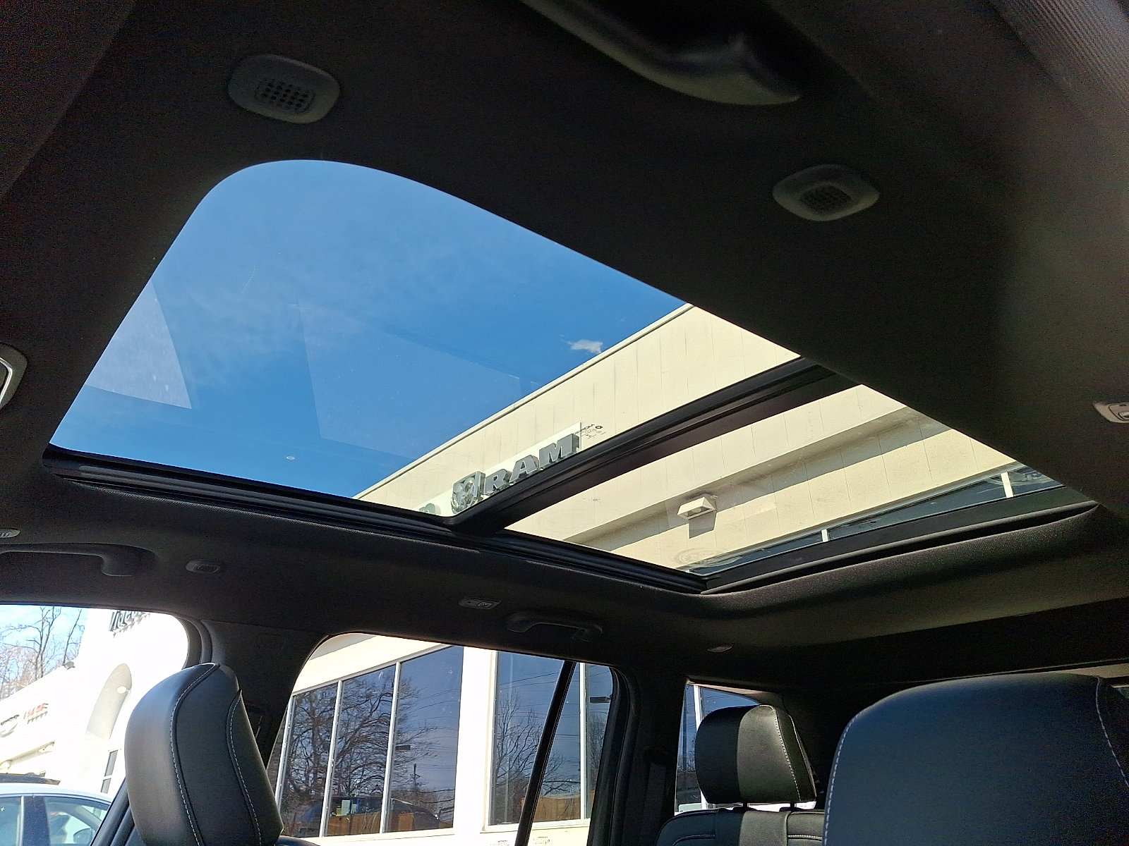 New 2026 Jeep Grand Cherokee Limited Reserve image 10