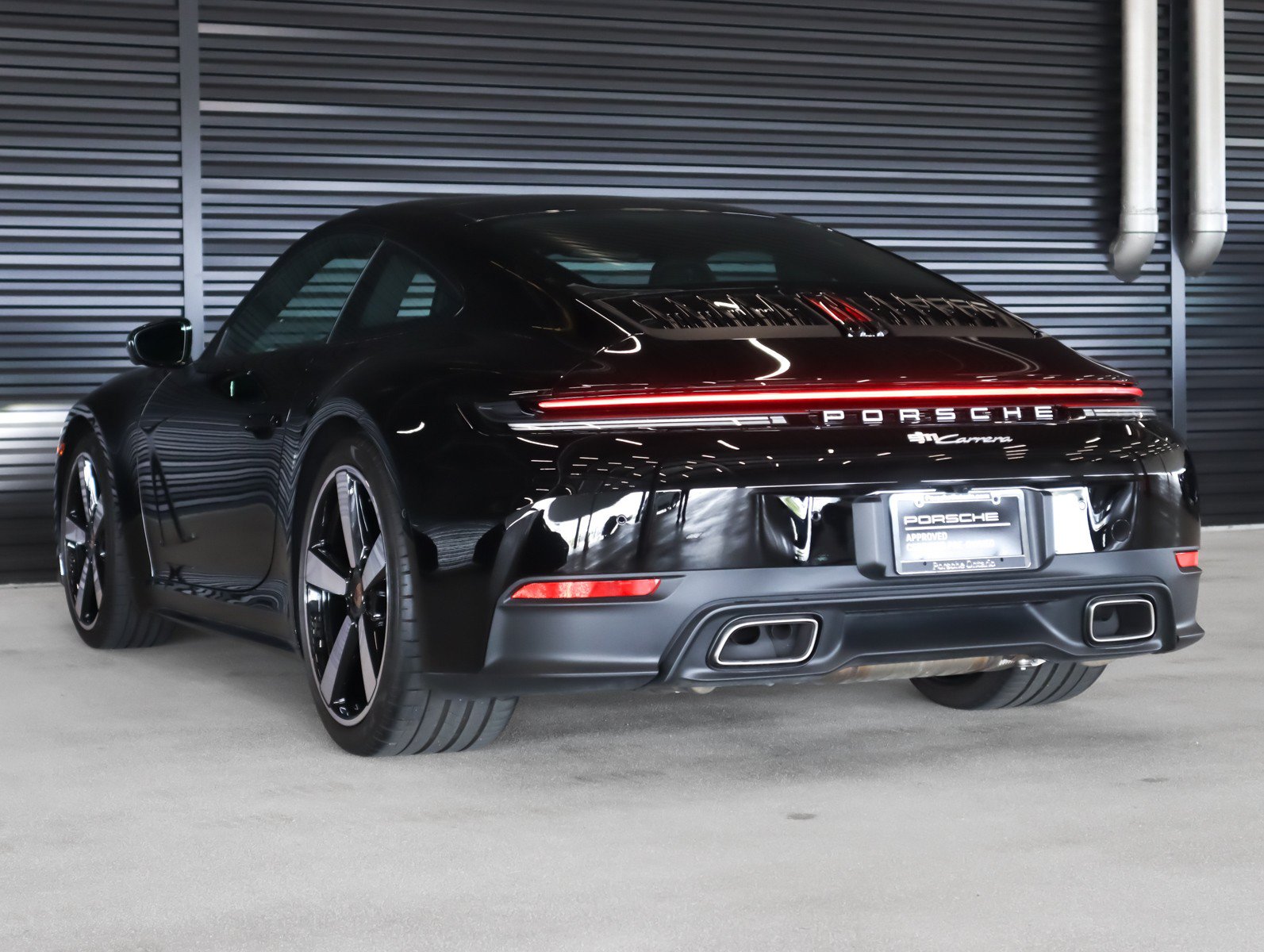 Certified 2025 Porsche 911 Carrera RWD image 3
