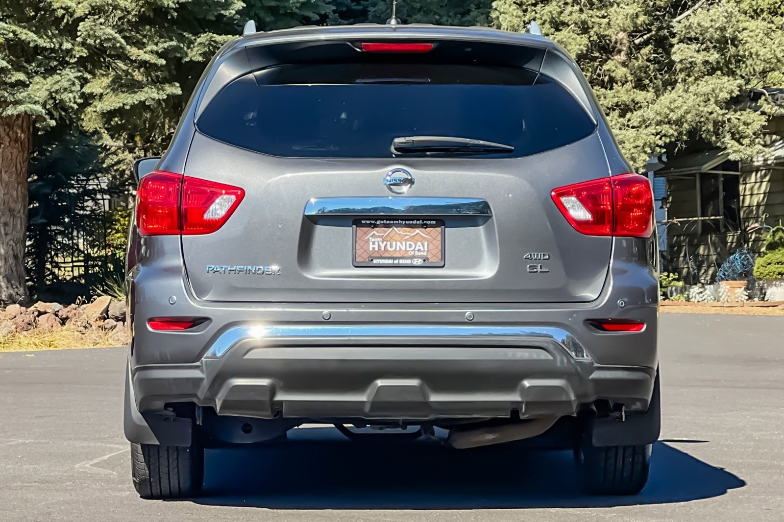 Used 2018 Nissan Pathfinder SL image 5