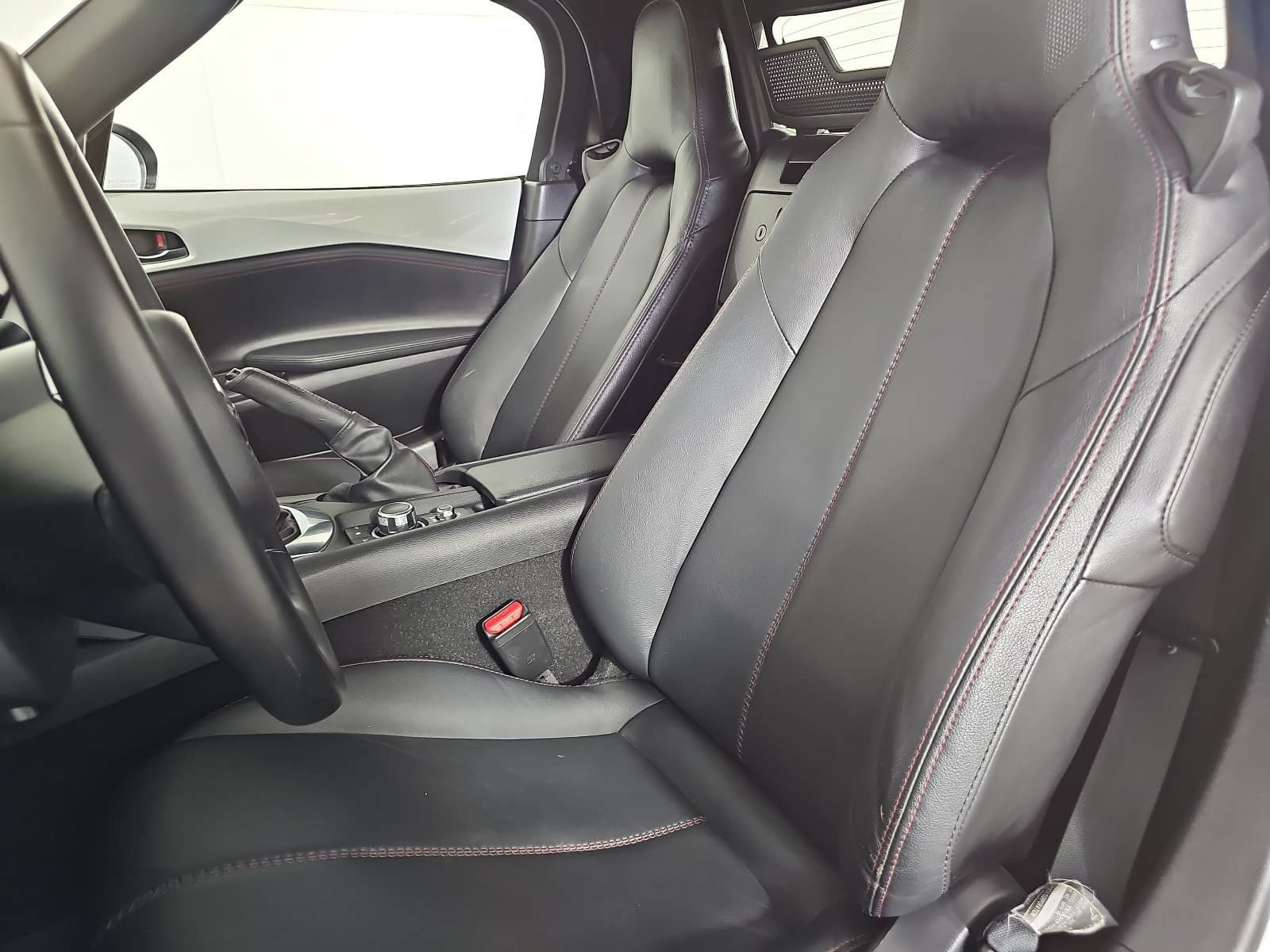 Used 2016 MAZDA MX-5 Miata Grand Touring RWD image 12