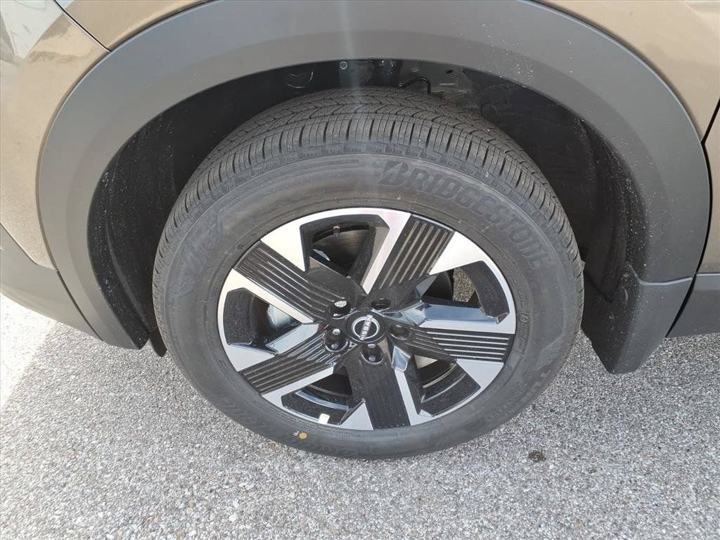 New 2026 Nissan Kicks SV w/ Cold Weather Package AWD/4WD image 4