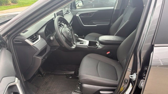 Used 2024 Toyota RAV4 LE AWD/4WD image 23