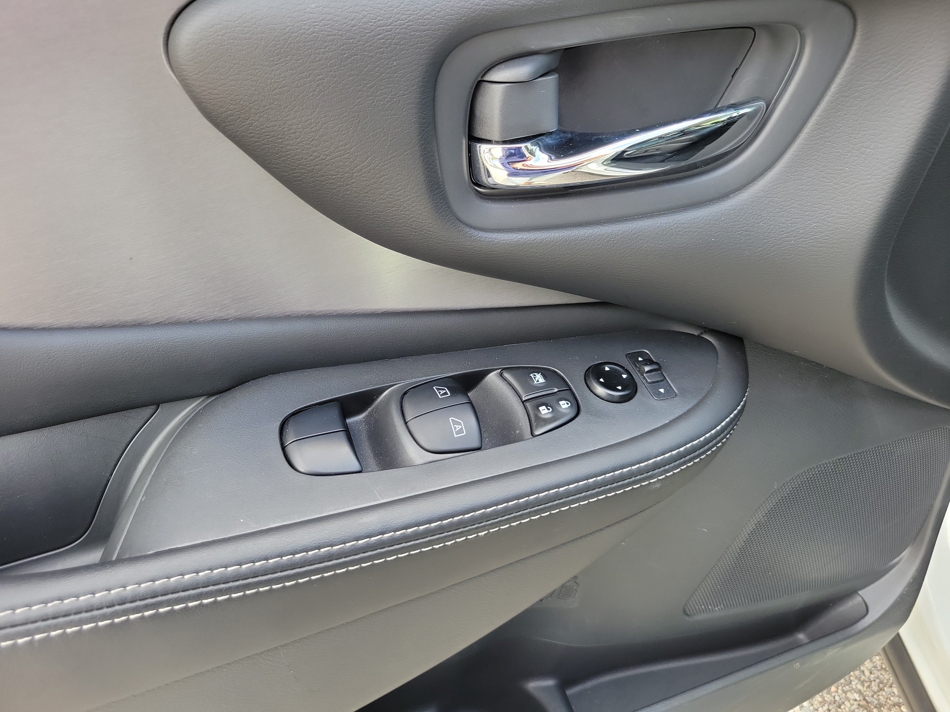 Used 2024 Nissan Murano SV AWD/4WD image 22