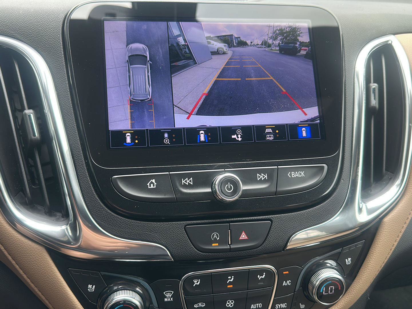 Used 2022 Chevrolet Equinox Premier AWD/4WD image 33
