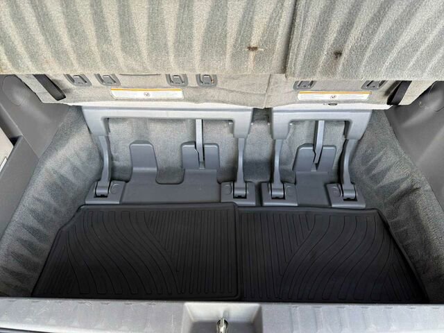 Used 2016 Toyota Sienna XLE 4D Passenger Van image 20