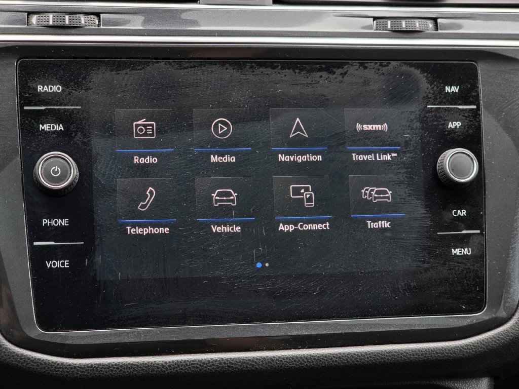 Used 2018 Volkswagen Tiguan SEL AWD/4WD image 26