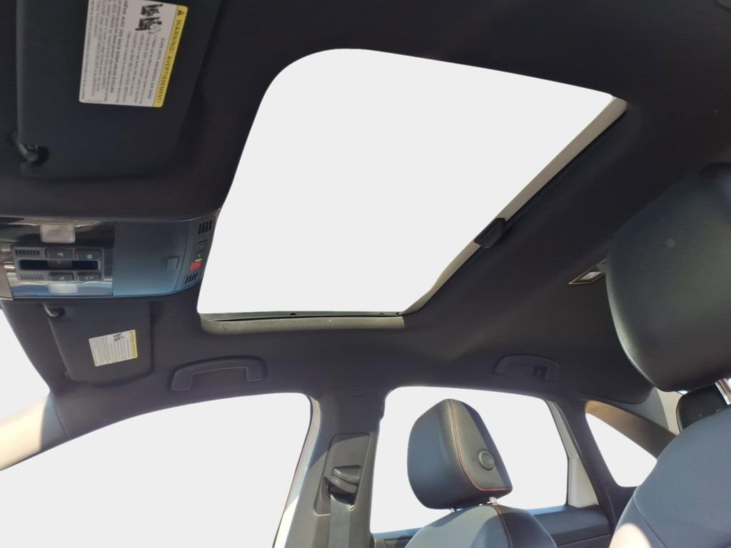 Certified 2025 Volkswagen Jetta GLI Autobahn w/ GLI Black Package image 30