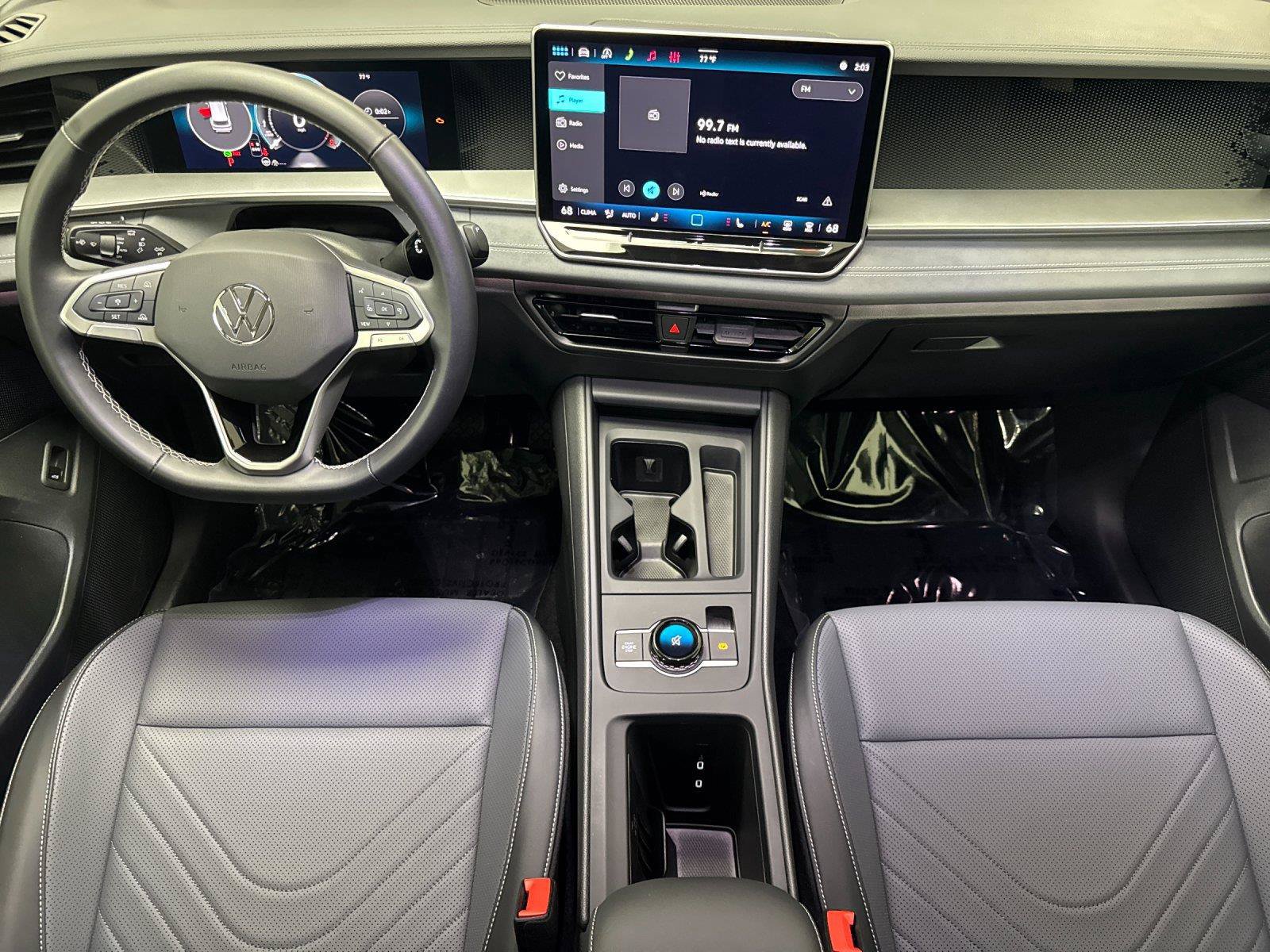 Used 2026 Volkswagen Tiguan SE w/ Panoramic Sunroof Package FWD image 12