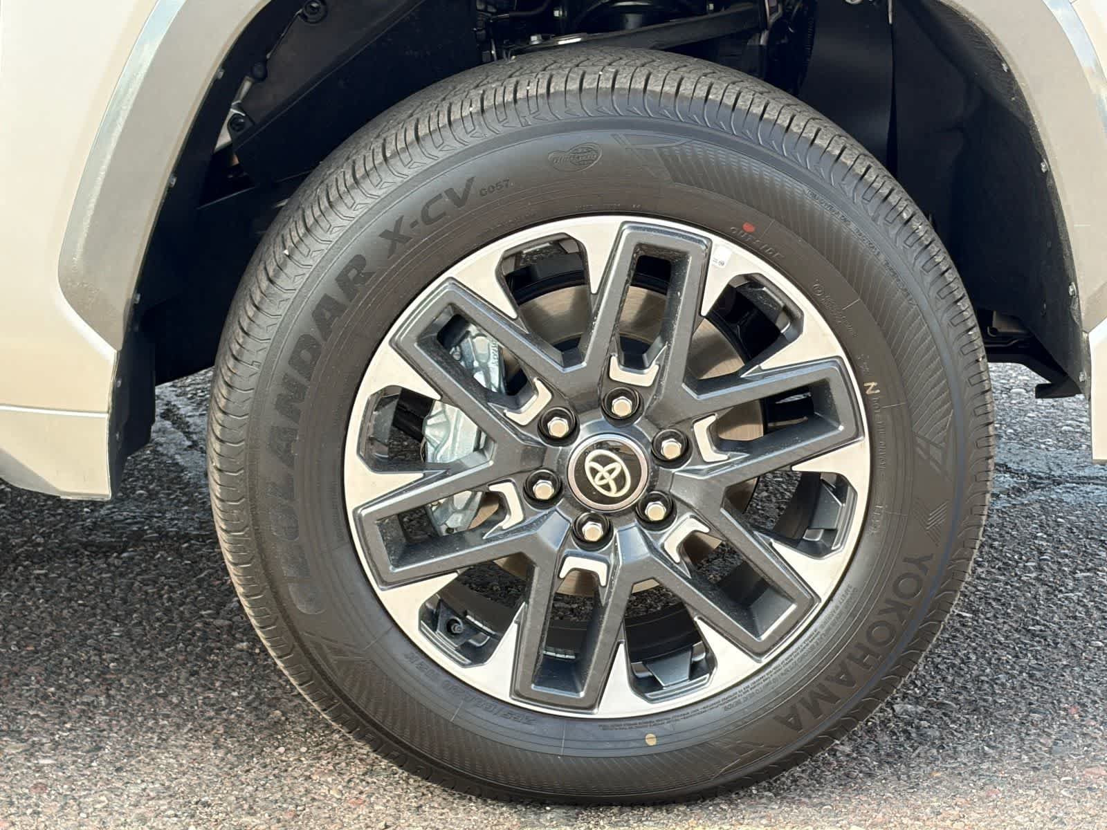 Used 2026 Toyota Tundra Limited AWD/4WD image 10