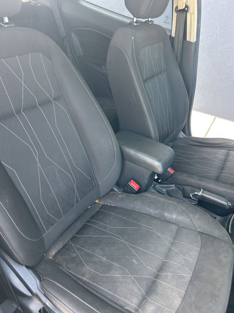 Used 2019 Ford EcoSport SE w/ SE Convenience Package image 15