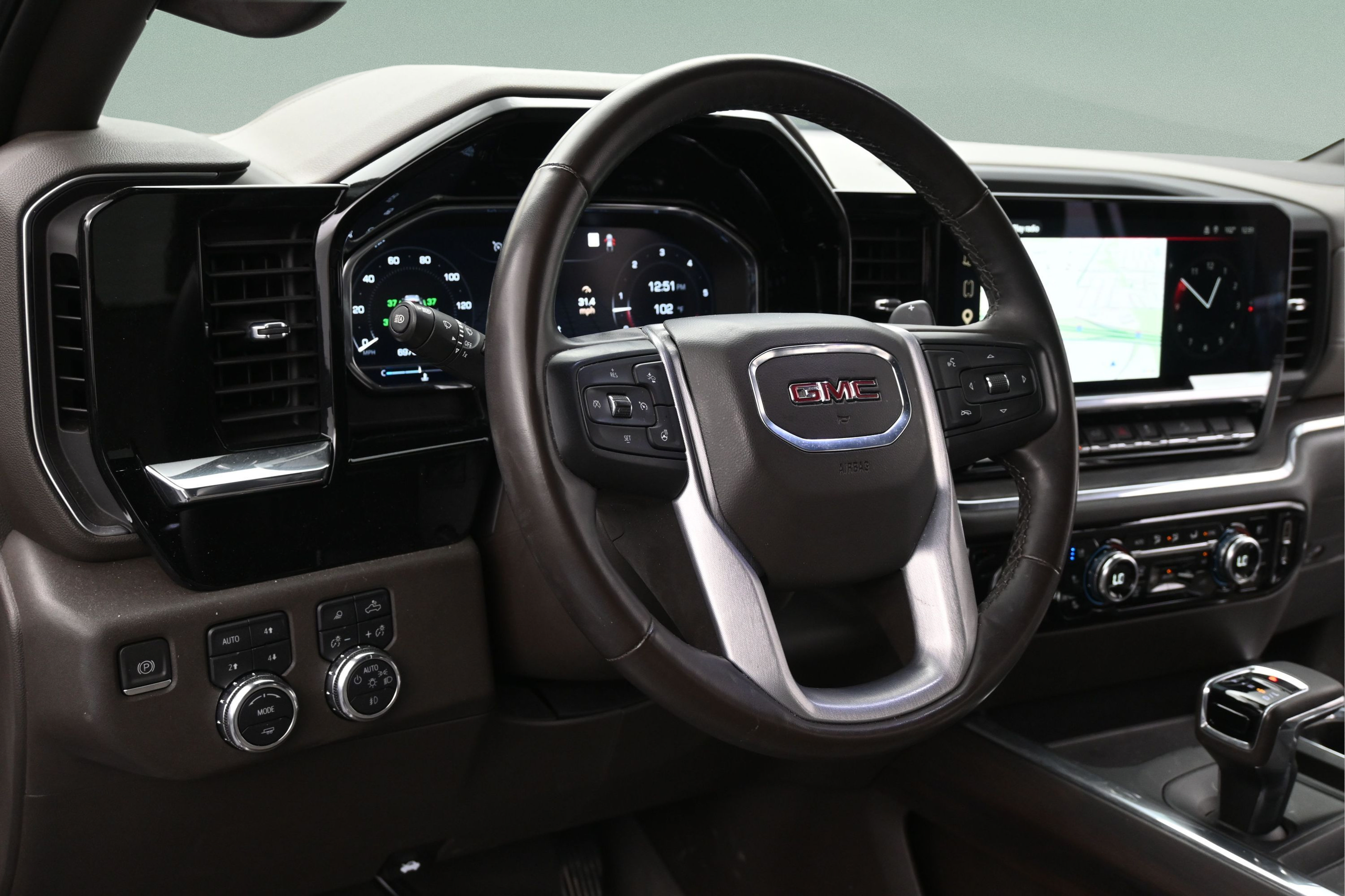 Used 2023 GMC Sierra 1500 SLT AWD/4WD image 13
