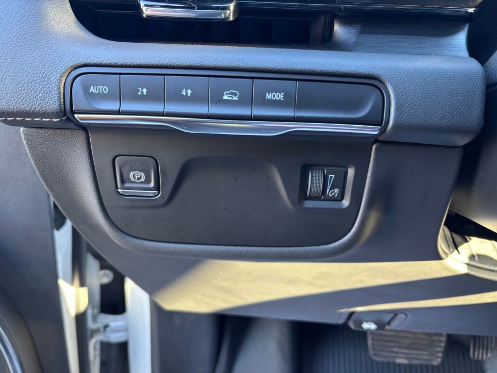 Used 2024 Cadillac Escalade ESV Luxury image 23