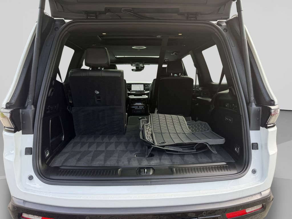 New 2026 Jeep Grand Wagoneer Limited AWD/4WD image 19