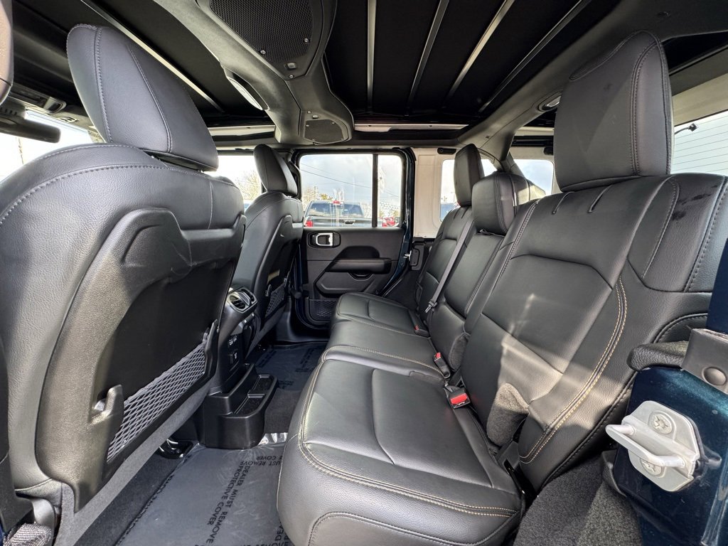 Used 2025 Jeep Wrangler Sahara w/ Safety Group image 11