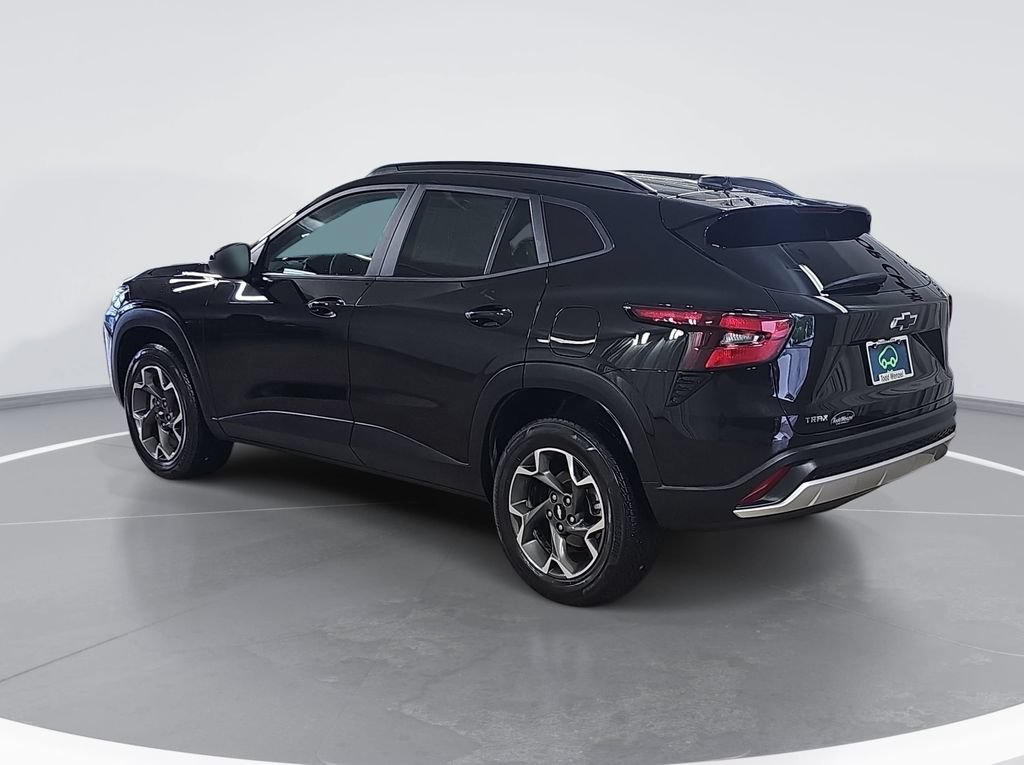 Certified 2024 Chevrolet Trax LT w/ Driver Confidence Package FWD image 6