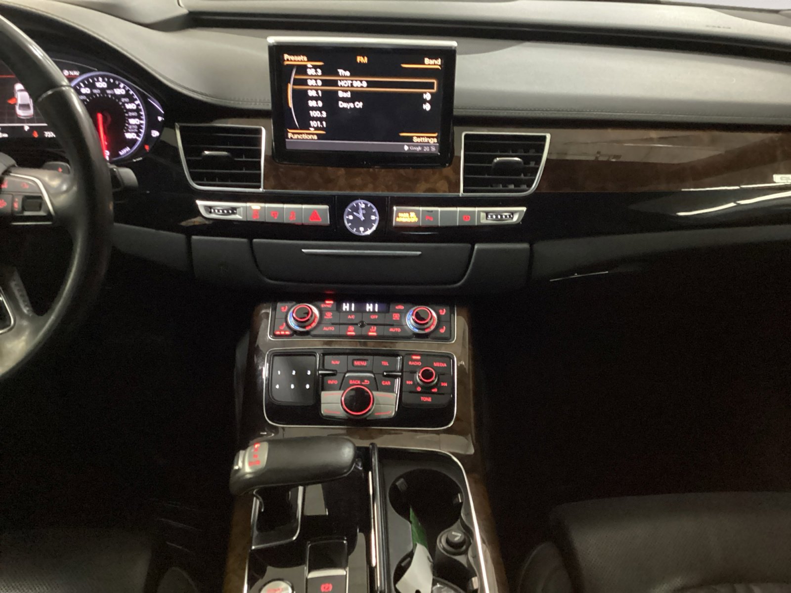 Used 2016 Audi A8 L 4.0T image 11