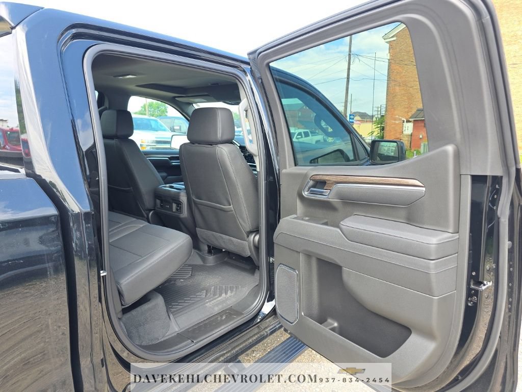 Used 2025 Chevrolet Silverado 1500 LT Trail Boss w/ LT Trail Boss Premium Package AWD/4WD image 37