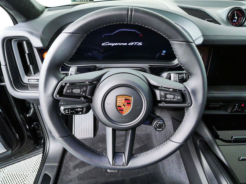 New 2026 Porsche Cayenne GTS AWD/4WD image 9