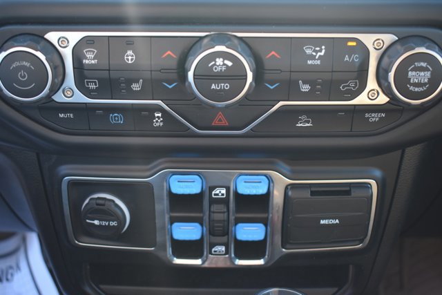 Used 2023 Jeep Wrangler Unlimited Sahara w/ Cold Weather Group image 29