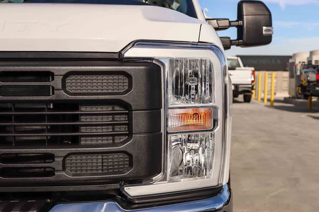 New 2026 Ford F250 XL w/ XL Chrome Package RWD image 7