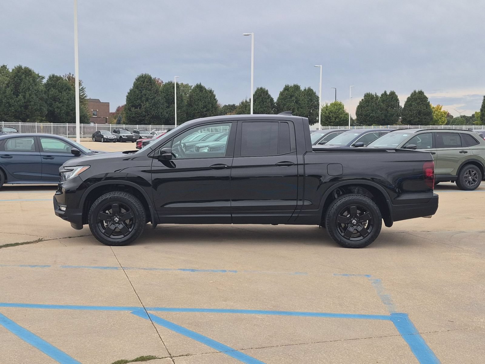 Certified 2025 Honda Ridgeline Black Edition image 9
