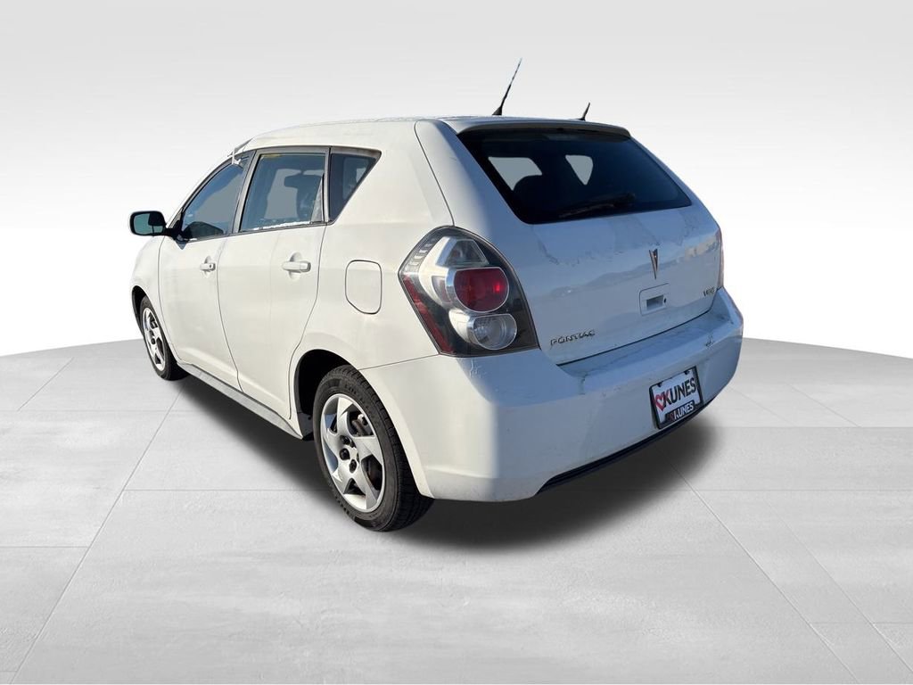 Used 2010 Pontiac Vibe w/ Preferred Package image 7