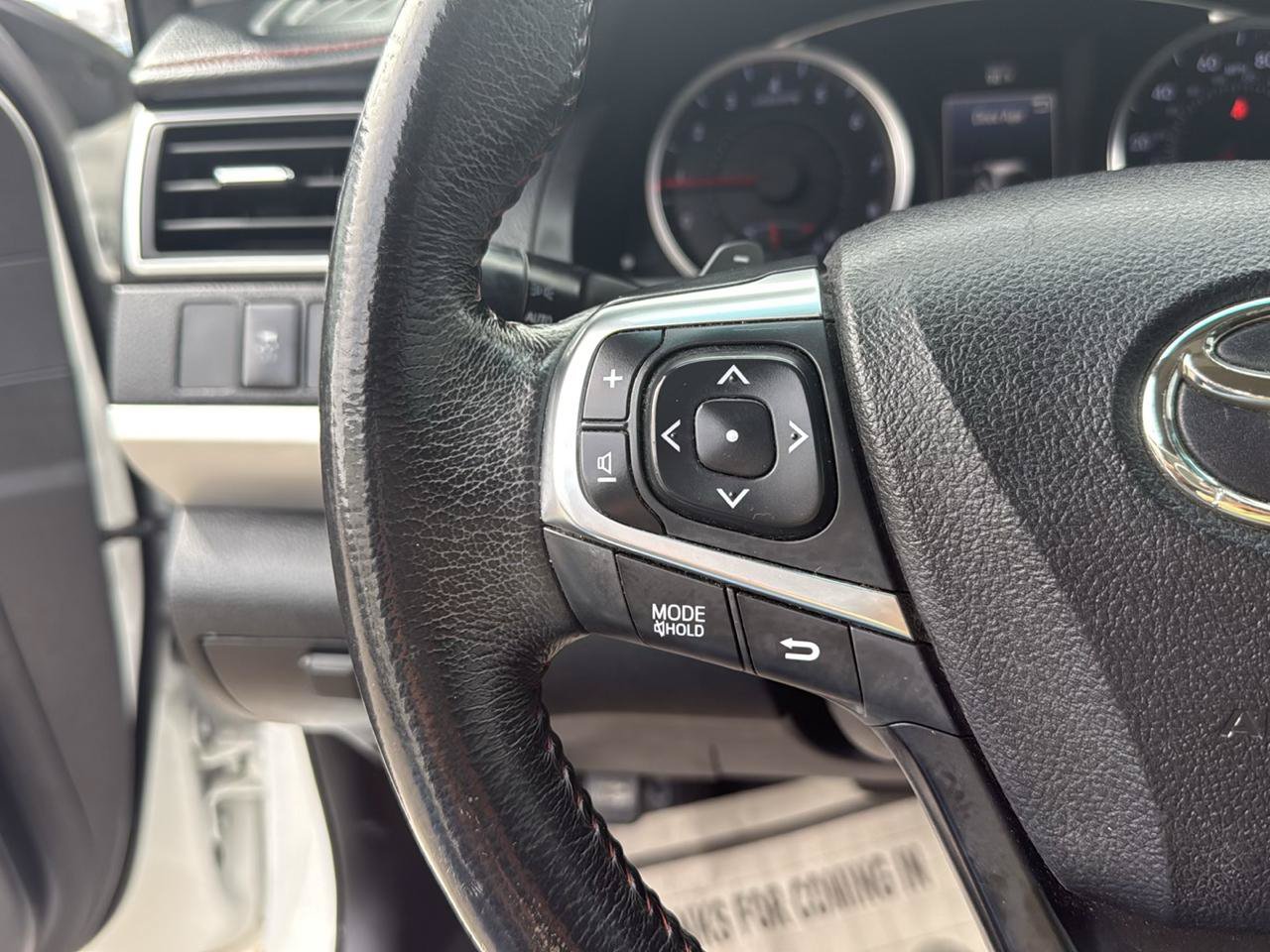 Used 2017 Toyota Camry SE FWD image 17
