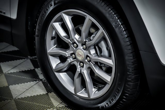 Used 2022 GMC Terrain SLT image 3