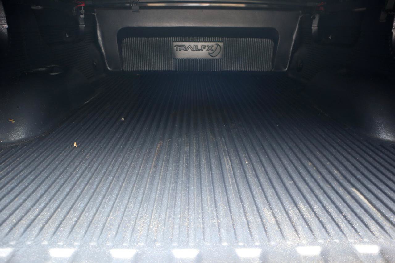 Used 2019 Chevrolet Silverado 2500 LT AWD/4WD image 9